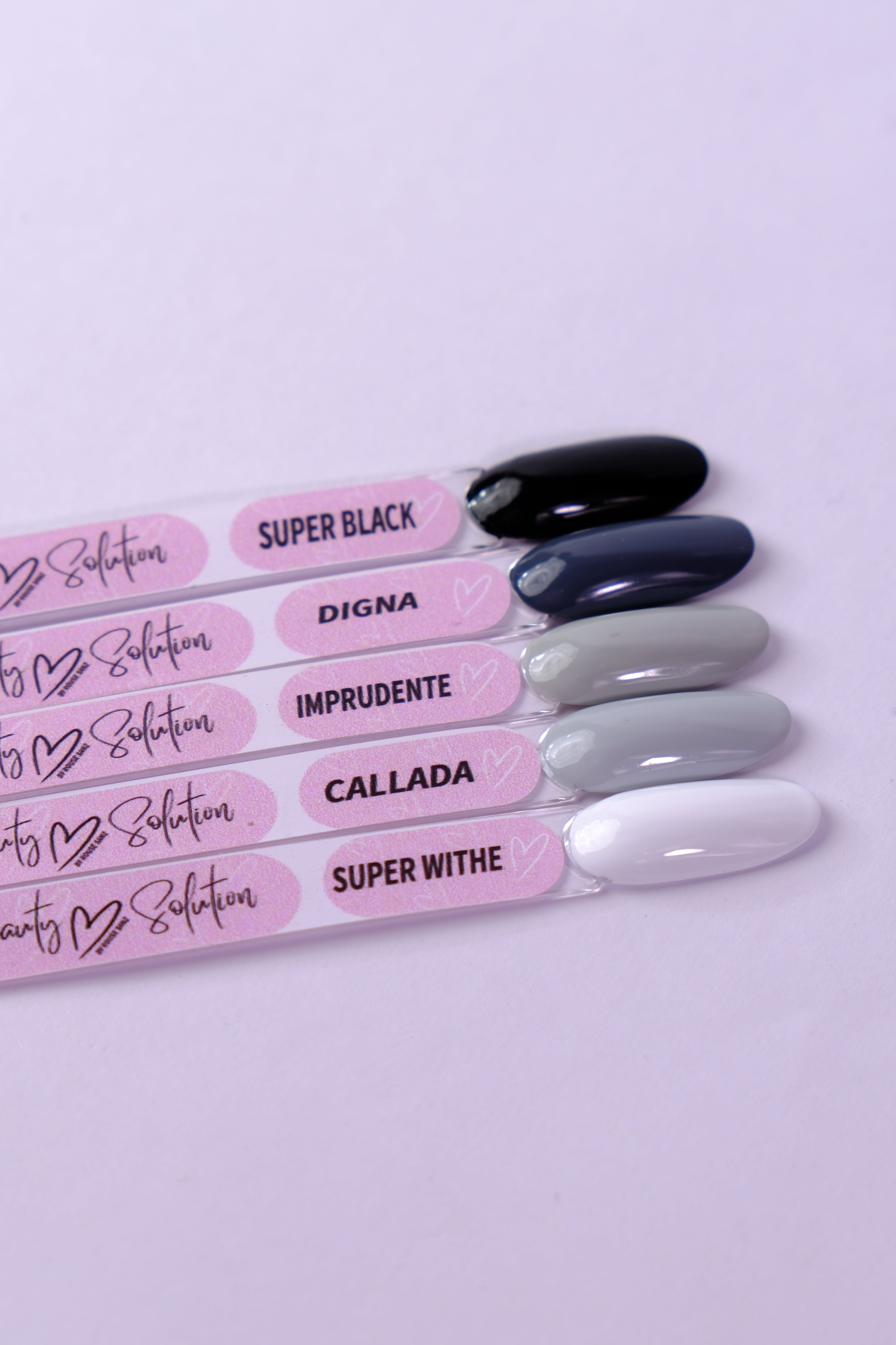 Gel Polish Blancos, Negros y Grises | Beauty Solution